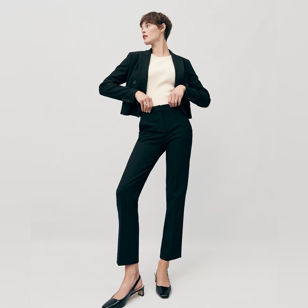 The J.Crew “𝐊𝐚𝐭𝐞” pant straight leg in Four Season Stretch. Size 6.